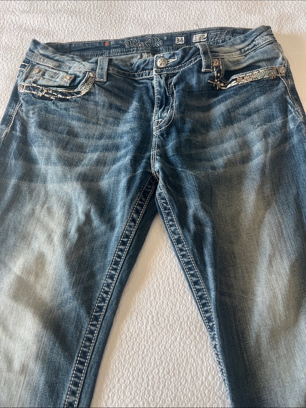 Miss Me Women’s Faded Blue Slim Straight Jeans with Distressed Trim - Picture 5 of 10